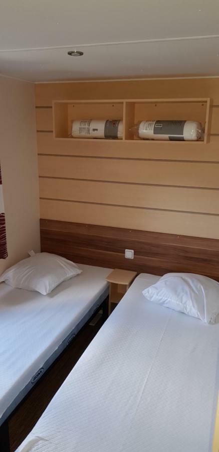 Mobil-Home Felix Ducournau Gastes Kültér fotó